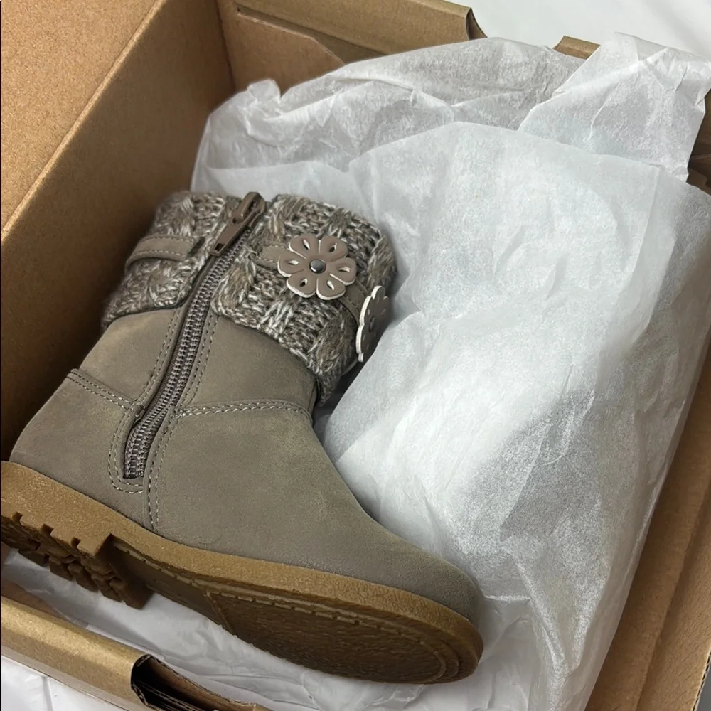 NWT Toddler Stylish Grey Tan Ankle Boots with Knit Cuff Accent Flowers Zipper